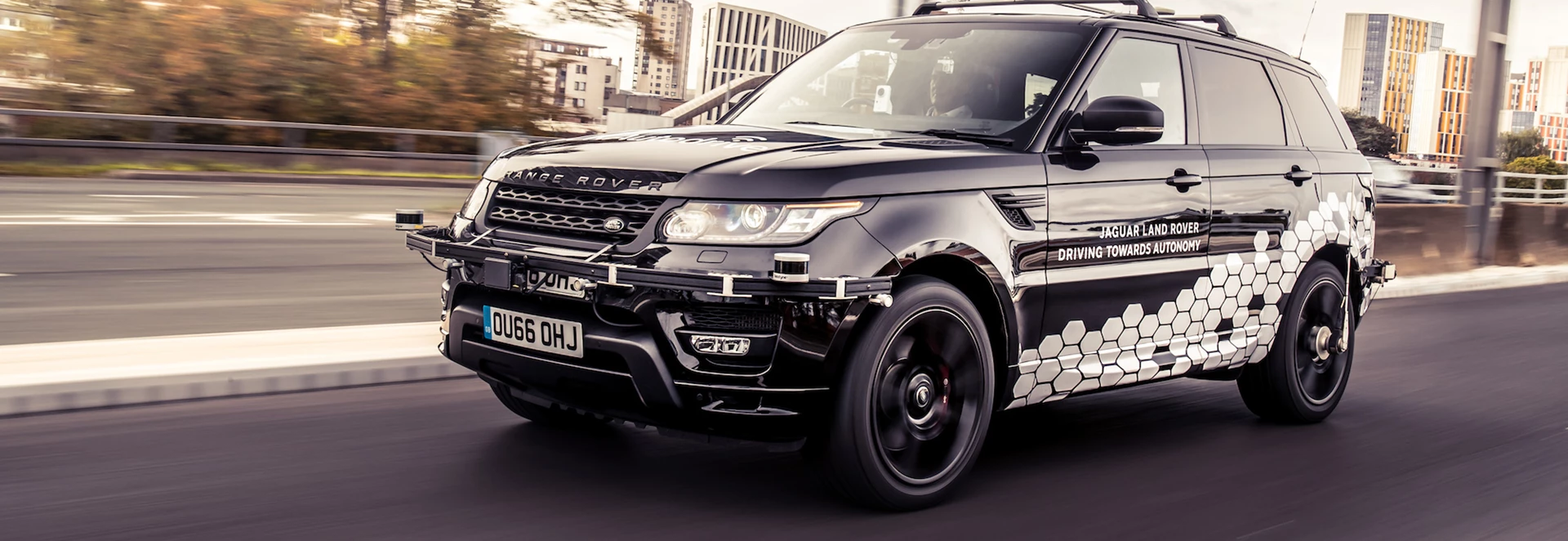 Jaguar Land Rover backs new driverless vehicle centre 